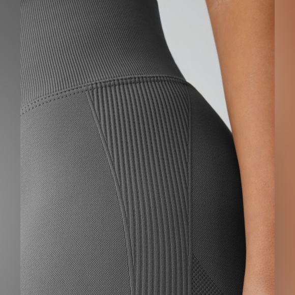 HALARA Seamless Flow High Waisted Butt Lifting Leggings 7/8 length |Size Large| - Picture 5 of 10